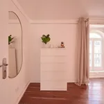 Rent a room of 225 m² in Lisboa