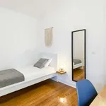 Rent a room of 120 m² in lisbon