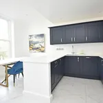 Rent 2 bedroom flat of 92 m² in Harrogate