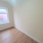 Rent 3 bedroom flat in East Midlands