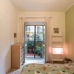 Rent 1 bedroom apartment of 50 m² in milan