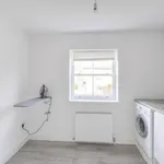 Rent 4 bedroom apartment in East Of England