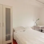 Rent a room of 160 m² in lisbon