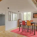 Appartement de 1350 m² avec 2 chambre(s) en location à Lyon