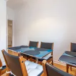 Rent a room of 60 m² in lisbon