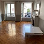 Rent 5 bedroom apartment of 115 m² in Paris