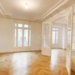 Rent 4 bedroom apartment of 111 m² in Paris 