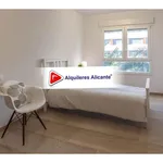 Rent 4 bedroom apartment of 145 m² in Alicante