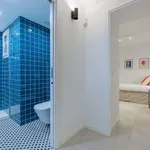 Rent 5 bedroom apartment of 65 m² in Barcelona