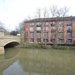 Rent 3 bedroom flat in East Midlands