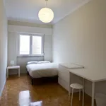 Rent 6 bedroom apartment in Lisbon