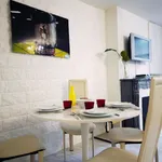 Rent 1 bedroom apartment of 484 m² in Paris