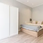 Rent 4 bedroom apartment of 15 m² in Barcelona