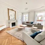 Rent 3 bedroom apartment of 158 m² in Paris 17ème