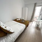 Rent a room of 140 m² in valencia