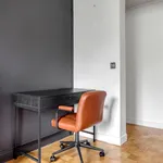 Appartement de 743 m² avec 2 chambre(s) en location à Paris