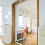 Rent a room of 210 m² in madrid