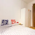 Rent a room of 120 m² in madrid