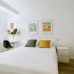 Rent 4 bedroom apartment in Valencia