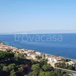 Rent 4 bedroom house of 115 m² in Sant'Alessio Siculo