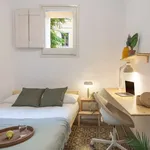 Rent a room of 350 m² in barcelona