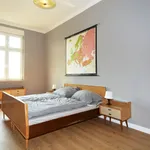 Miete 5 Schlafzimmer wohnung von 140 m² in Berlin