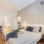 Rent 1 bedroom apartment of 62 m² in Paris