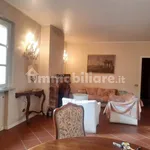 Affitto 3 camera casa di 100 m² in Reggio nell'Emilia