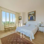 Rent 4 bedroom apartment of 120 m² in Aix-en-Provence