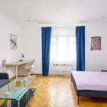 Rent 3 bedroom apartment in Prague