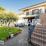 Rent 4 bedroom house of 200 m² in Rome