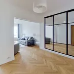 Appartement de 68 m² avec 3 chambre(s) en location à Paris