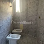 Affitto 3 camera appartamento di 80 m² in Naples