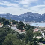 Appartement de 120 m² avec 1 chambre(s) en location à Marseille