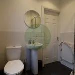 Rent 5 bedroom house in Leeds