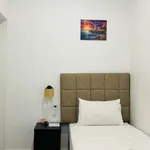 Rent a room in lisbon