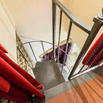 Rent 1 bedroom apartment of 60 m² in Florence