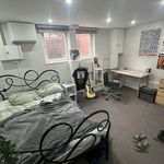 Rent 5 bedroom house in Yorkshire And The Humber