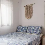 Rent a room of 90 m² in valencia