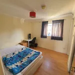 Rent 4 bedroom flat in Glasgow