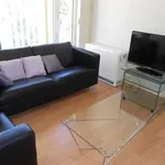 Très bel appartement meublé à Woluwe Saint Lambert. Avec 1 chambre, 1 salle de bain, parquet, terrasse, place de parking, terrasse.