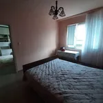 Rent 3 bedroom apartment of 90 m² in Южен