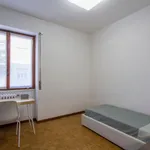 Rent 6 bedroom apartment in Milan