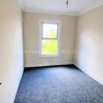 Flat to rent in St Marys Road, Southend On Sea SS2