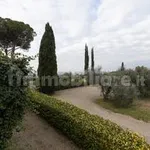 Rent 5 bedroom house of 350 m² in Florence