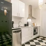 Rent 4 bedroom apartment of 60 m² in Barcelona