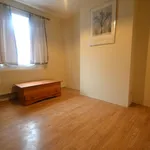 Rent 3 bedroom flat in South East England