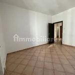 Affitto 4 camera appartamento di 100 m² in Alessandria