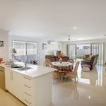 Rent 4 bedroom house of 350 m² in Caloundra West