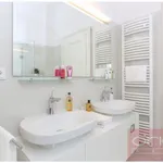 Pronajměte si 2 ložnic/e byt o rozloze 84 m² v Prague